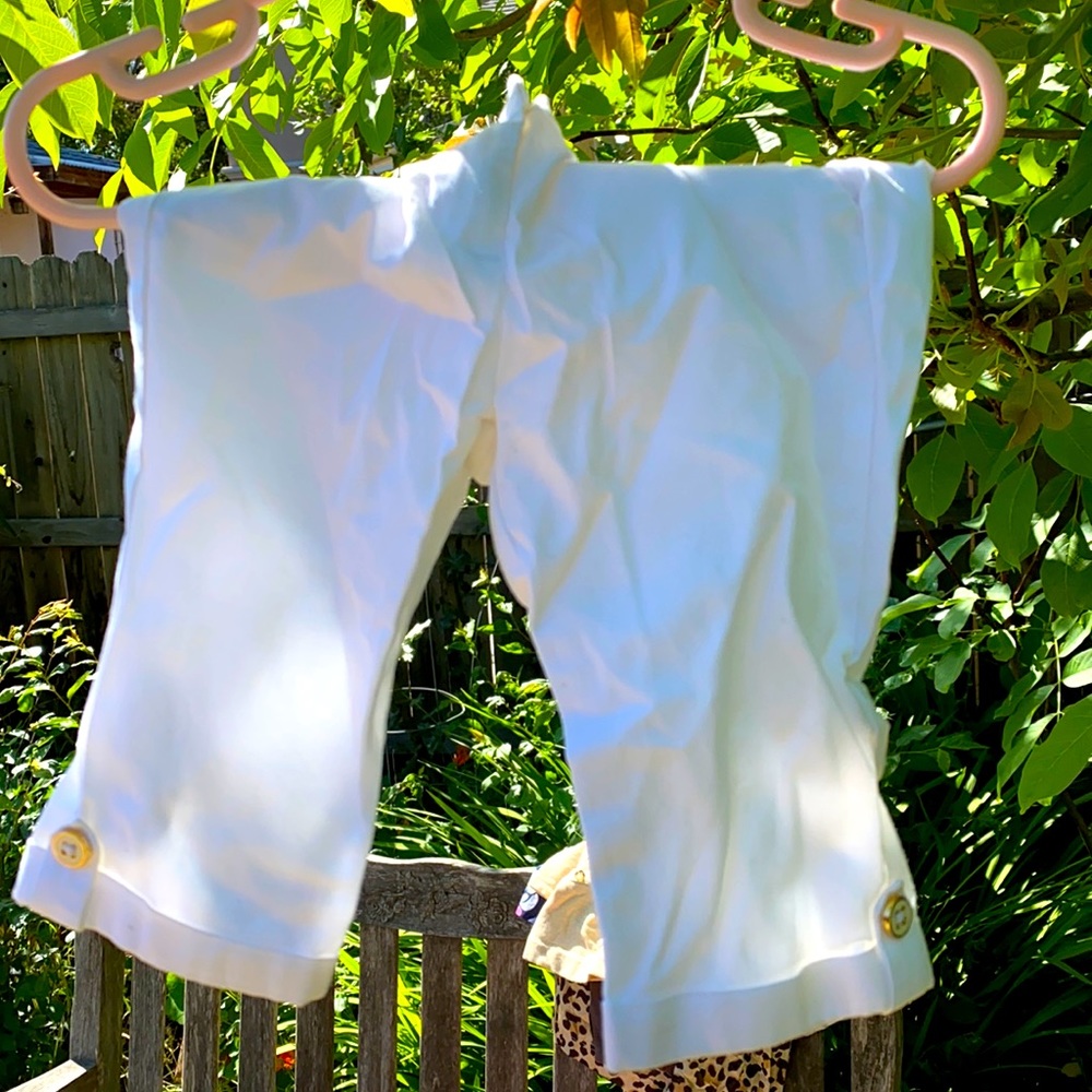 Perfect white Capri pants